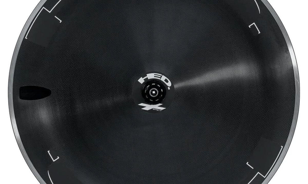 Aerodynamic disc wheel for time trials and triathlons