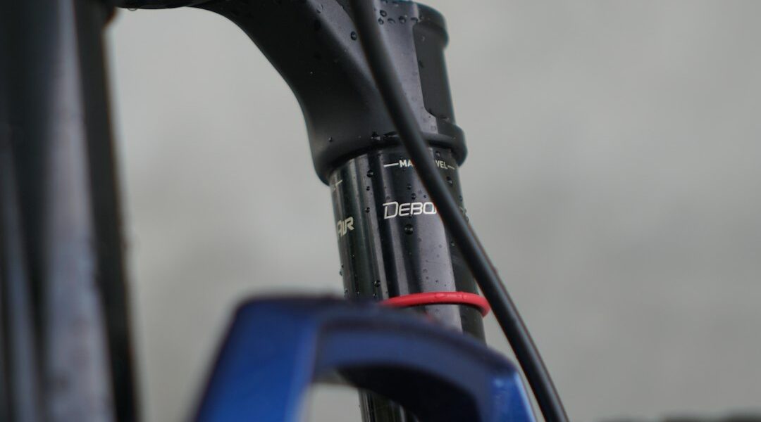 cyclist emergency repair kit tube patches mini pump tire levers